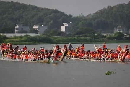 俄罗斯研学团走进东宁校园沉浸式体验中国端午民俗