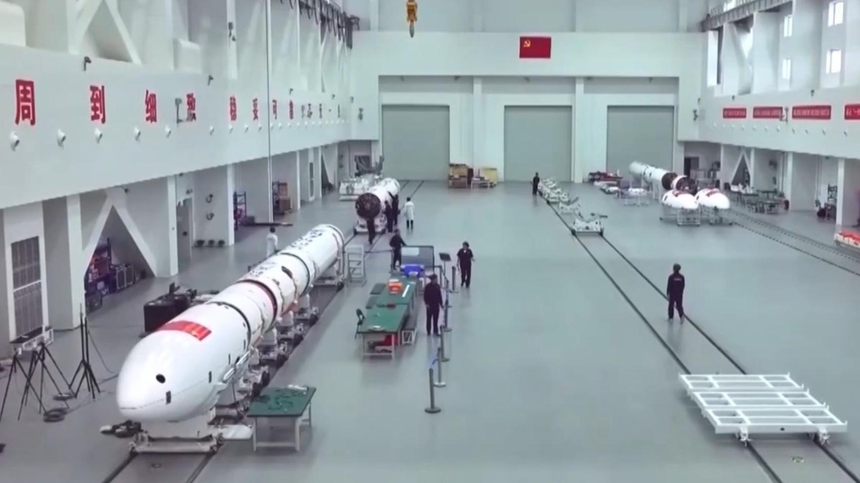 莽小五上树
